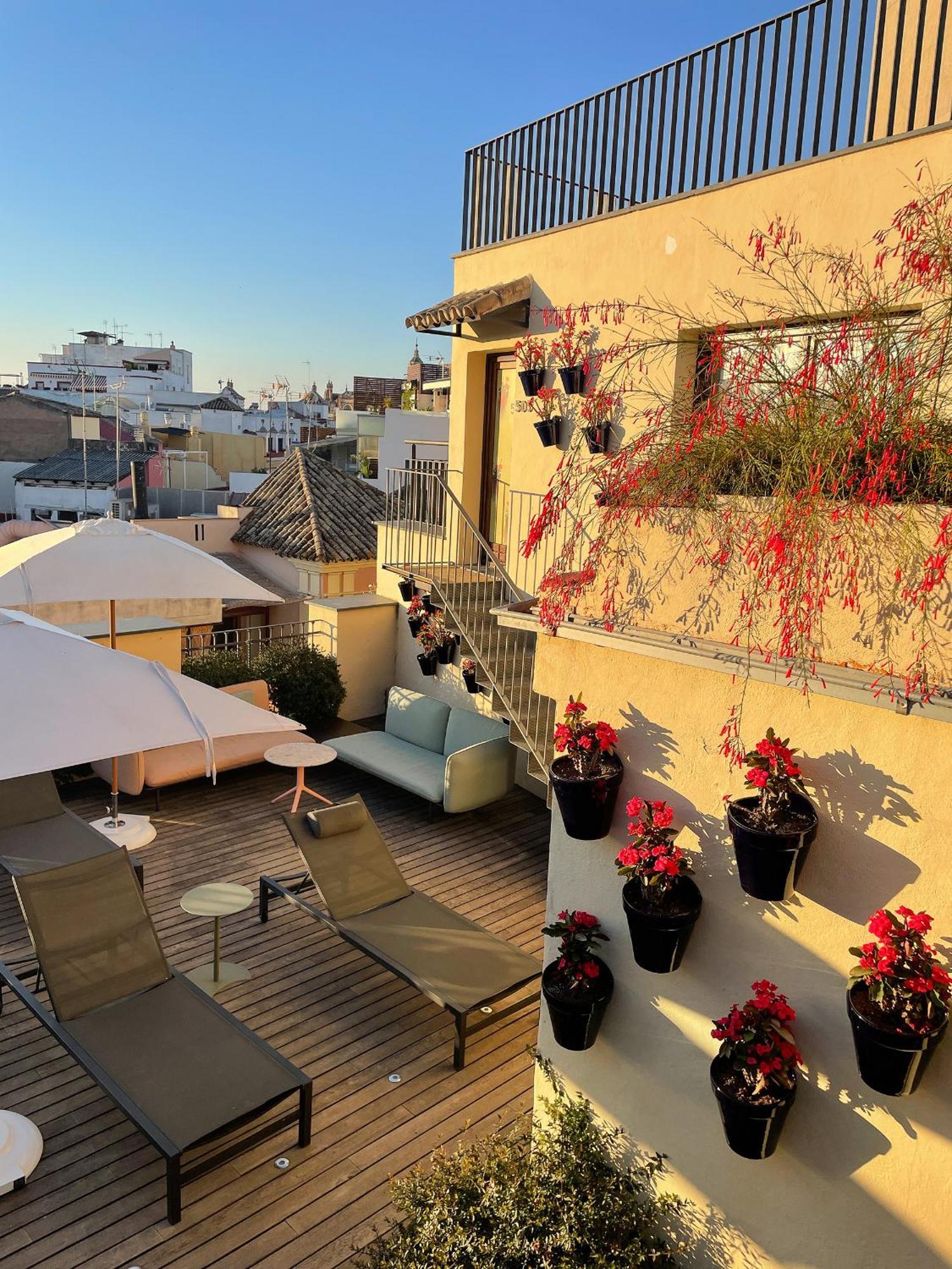 Eme Catedral Mercer Hotel Sevilla Eksteriør bilde Rooftop terrace