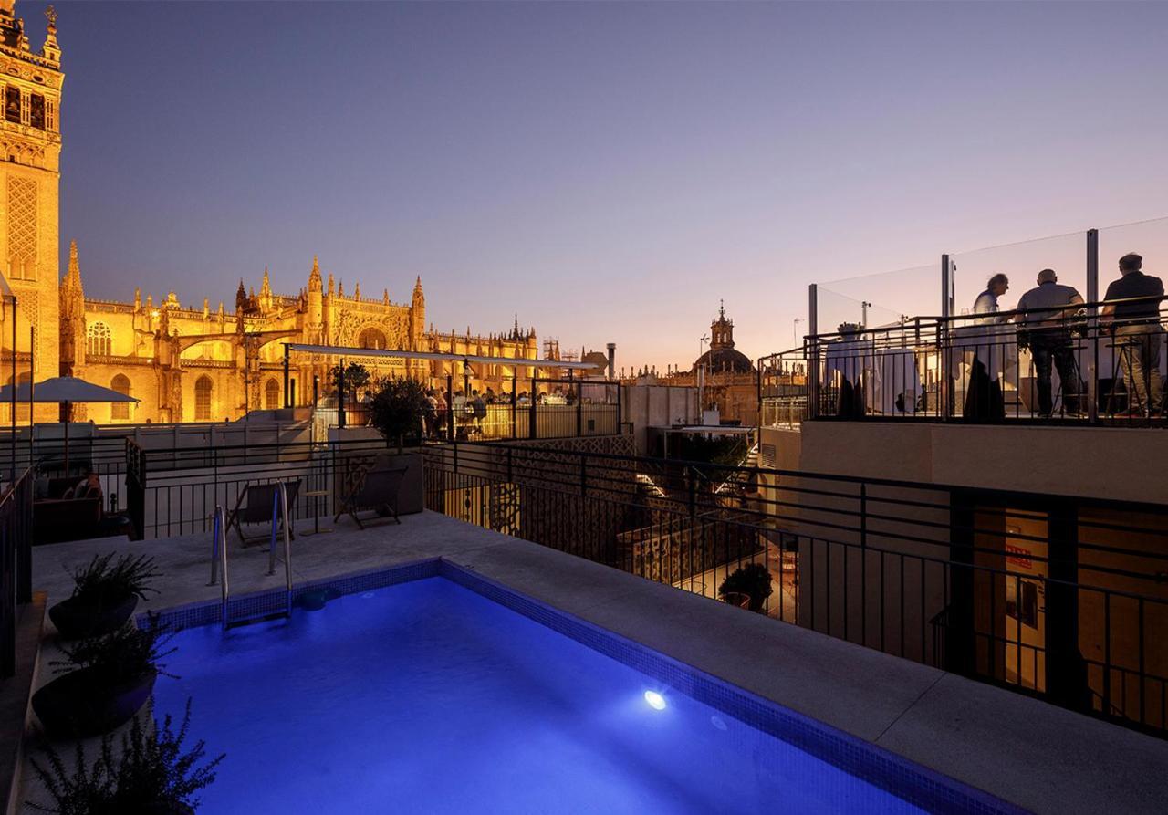 Eme Catedral Mercer Hotel Sevilla Eksteriør bilde Rooftop pool at Hotel Casa 1800